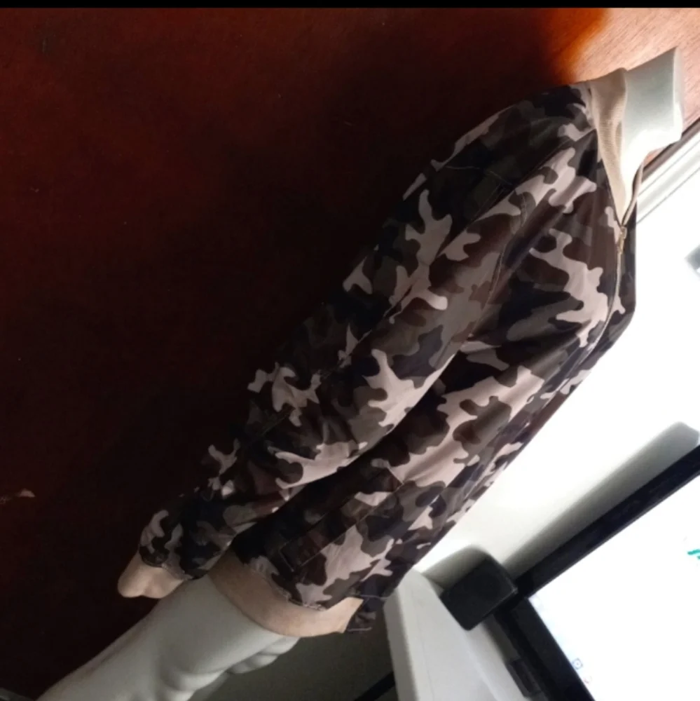 Jacket - Picture 5 of 8